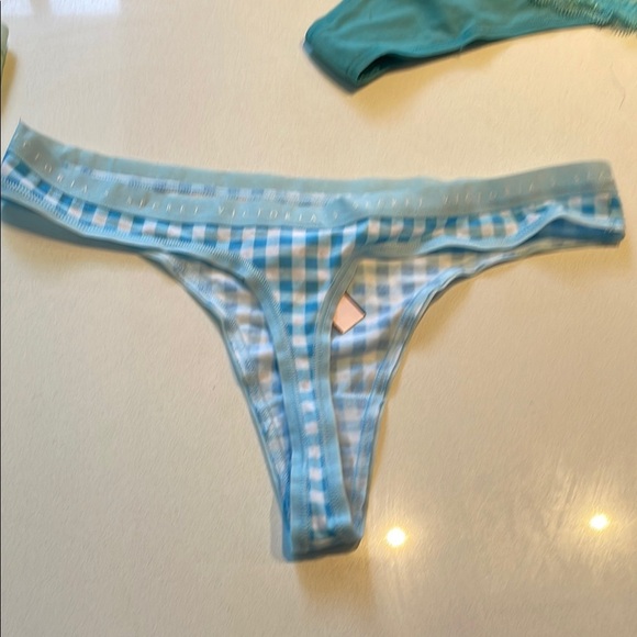 🆕 Victoria's Secret Red Tote with Assorted Panties Underwear, Size M - Picture 8 of 14